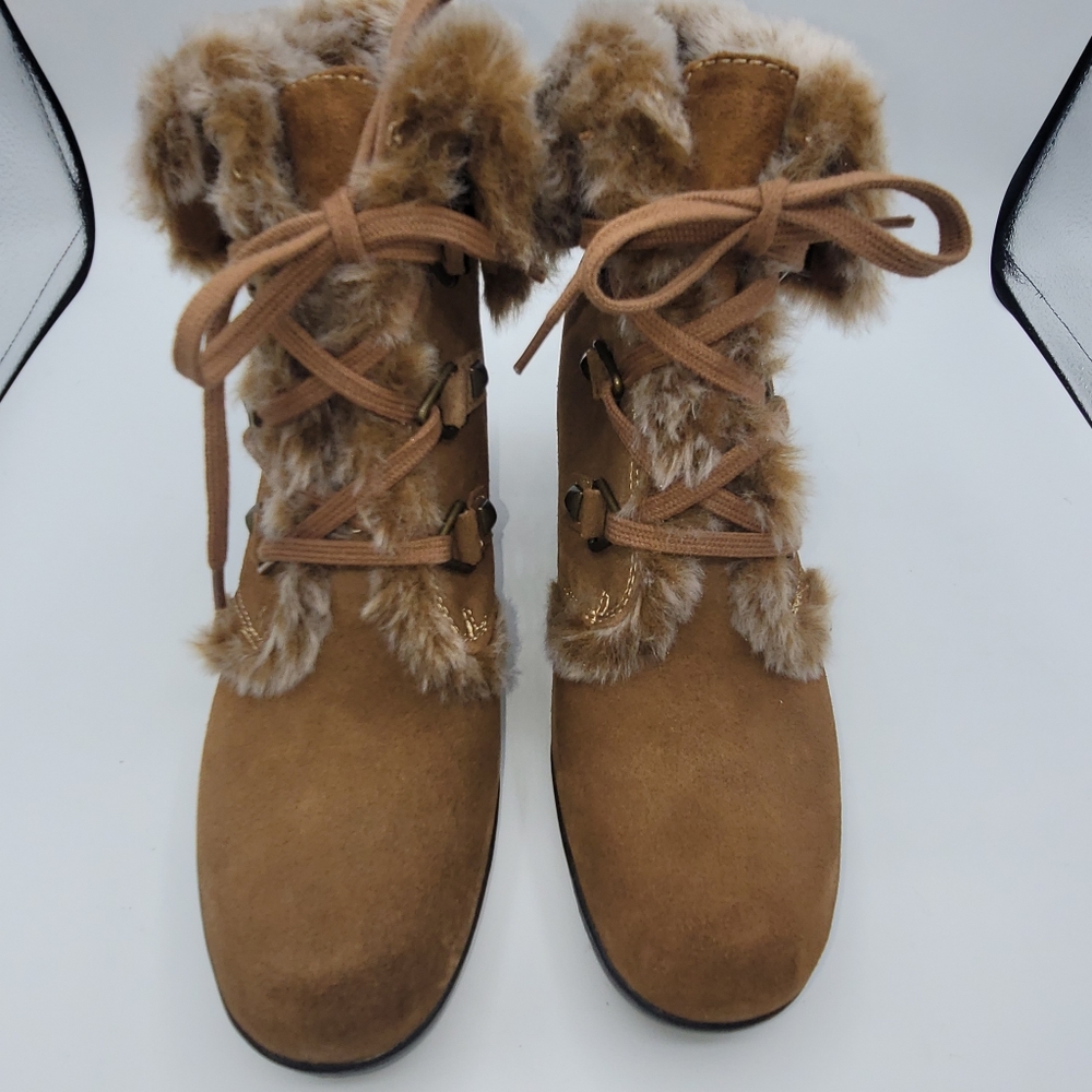 Bass Heritage Collection Women's Boot Size 9M Tan Ankle Faux Fur Lace Up…